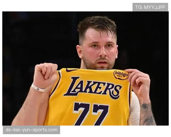 匹夫之勇难夺冠！东契奇44分，打败对手，也打废队友，东契奇精彩比赛